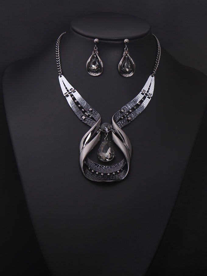 Crystal Gemstone Short Clavicle Necklace - Inspiren-Ezone